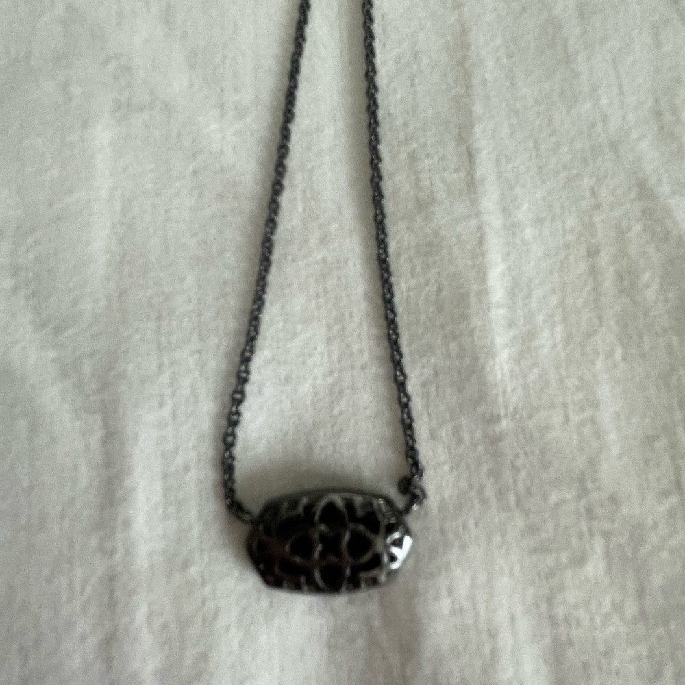 Kendra Scott gunmetal Elisa Pendant in Abalone